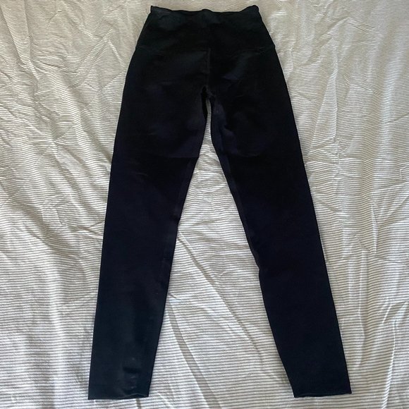 Beyond Yoga Hearts PowerShine High Waisted Midi Legging Black size XS - Picture 1 of 4